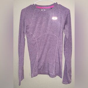 Oakley Women’s Size Small Round Neck Long Sleeve Running T-shirt Light Purple
